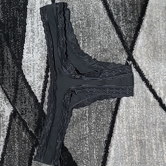 Victoria Secret 2012 LOW-RISE LACE TRIM LEOPARD & BLACK THONGS BUNDLE - Picture 8 of 16